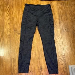 Black camo leggings